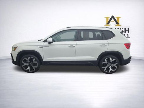 Used 2023 Volkswagen Taos SEL AWD/4WD image 4