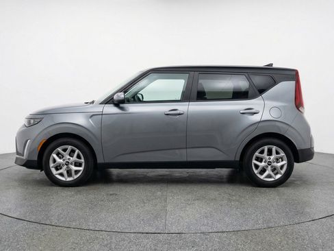Used 2025 Kia Soul LX w/ LX Technology Package FWD image 3