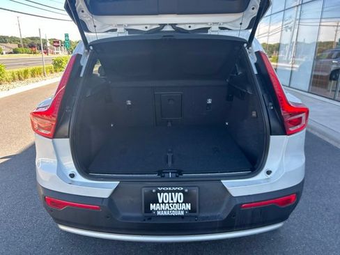 Certified 2025 Volvo XC40 B5 Plus AWD/4WD image 11