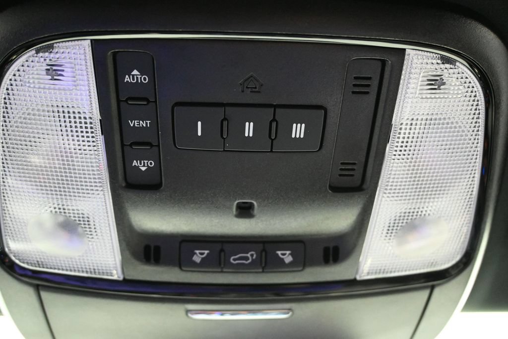 Used 2025 Dodge Durango R/T AWD/4WD image 44