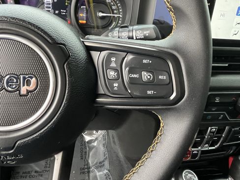 Used 2024 Jeep Wrangler Willys image 21