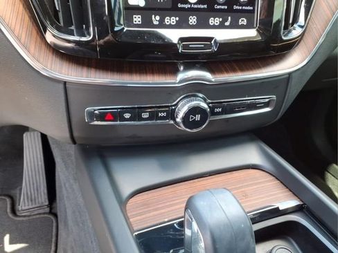Used 2023 Volvo XC60 B5 Plus w/ Climate Package AWD/4WD image 28