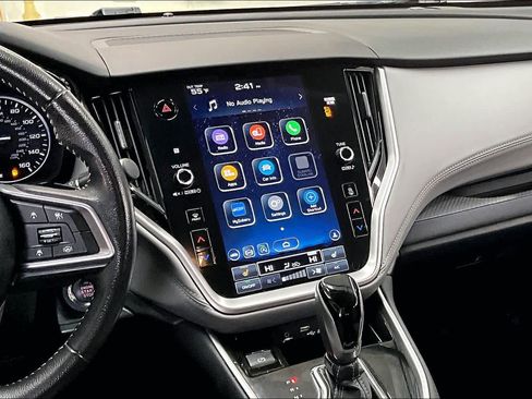 Used 2022 Subaru Outback Premium image 9