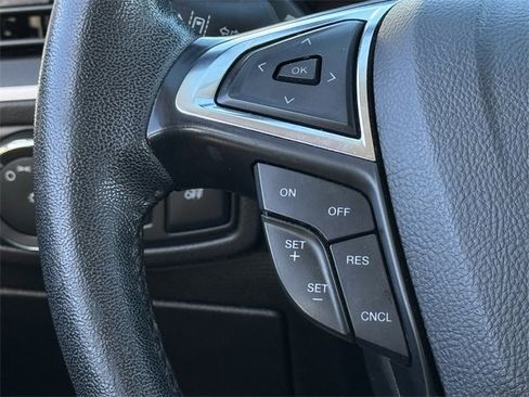 Used 2022 Ford Edge SEL image 13