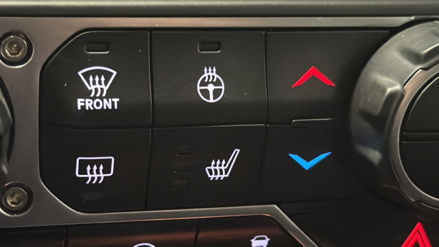 Used 2023 Jeep Gladiator Rubicon w/ LED Lighting Group AWD/4WD image 34