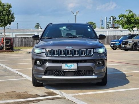 Used 2024 Jeep Compass Limited AWD/4WD image 2