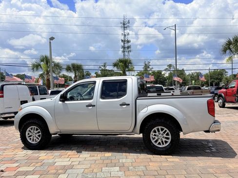 Used 2018 Nissan Frontier SV AWD/4WD image 9