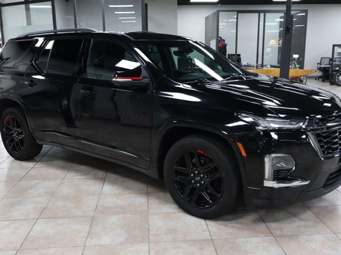 Used 2023 Chevrolet Traverse Premier w/ Redline Edition image 7