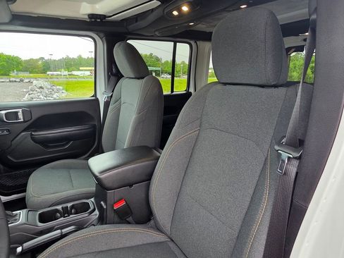 Used 2025 Jeep Wrangler Unlimited Sport AWD/4WD image 10