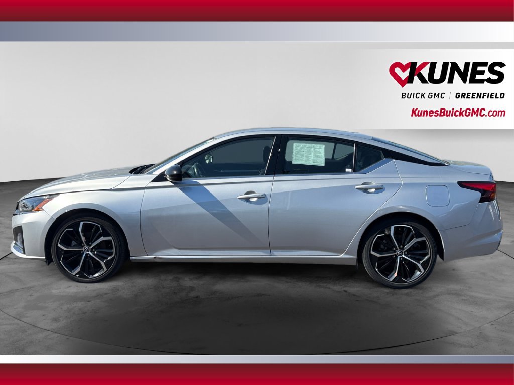 Used 2024 Nissan Altima 2.5 SR FWD image 6