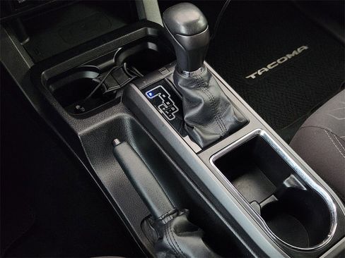 Used 2016 Toyota Tacoma SR image 21