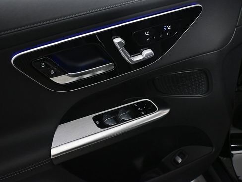 New 2026 Mercedes-Benz GLC 300 image 8