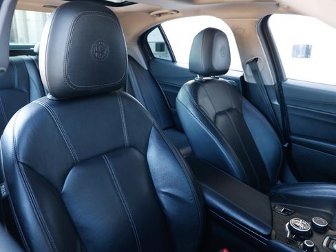 Used 2019 Alfa Romeo Giulia w/ Quick Order Package 22K Sport image 20