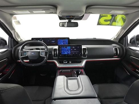 Used 2025 Ford Expedition Max Platinum image 7