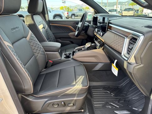 New 2026 GMC Canyon Denali image 15