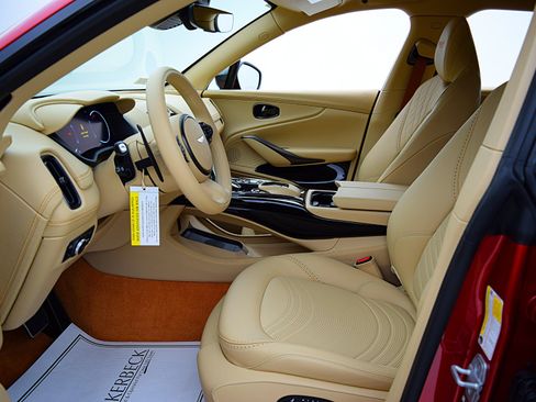 Used 2023 Aston Martin DBX 707 AWD/4WD image 32