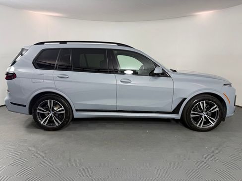Used 2023 BMW X7 xDrive40i w/ M Sport Package AWD/4WD image 8