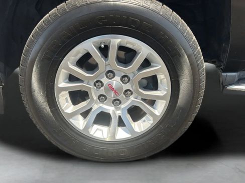 Used 2016 GMC Yukon XL SLT RWD image 32