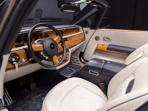 Used 2010 Rolls-Royce Phantom Drophead Coupe image 55