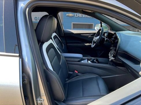 Certified 2024 Chevrolet Blazer EV LT AWD/4WD image 31