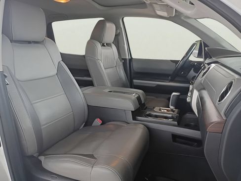 Used 2019 Toyota Tundra Limited w/ Limited Premium Package AWD/4WD image 3