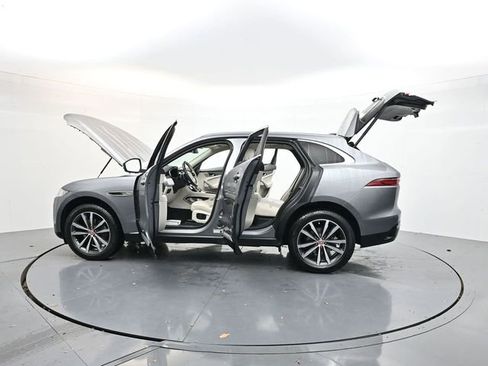 Used 2023 Jaguar F-PACE S image 40