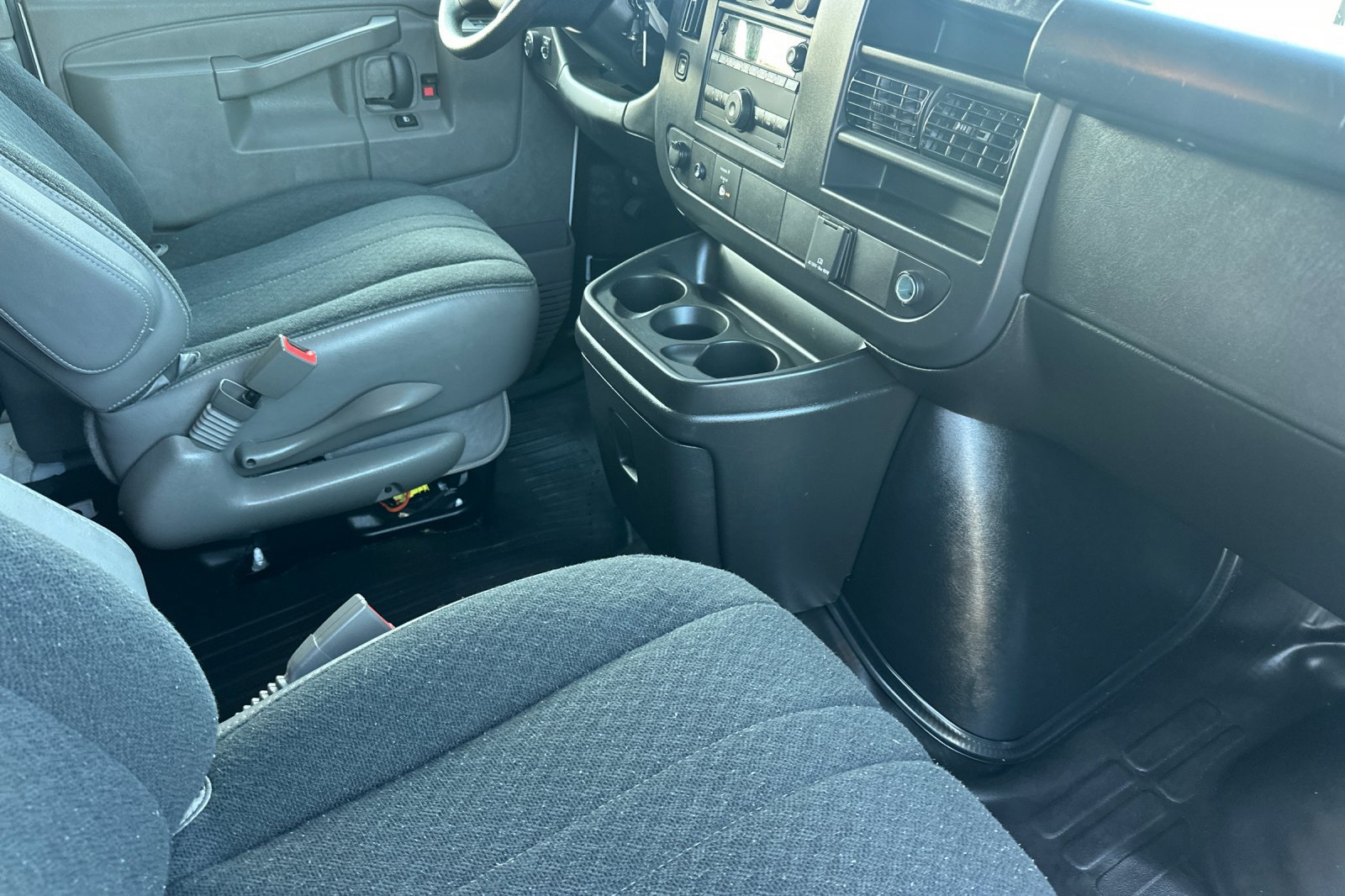 Used 2025 Chevrolet Express 2500 w/ Driver Convenience Package RWD image 17