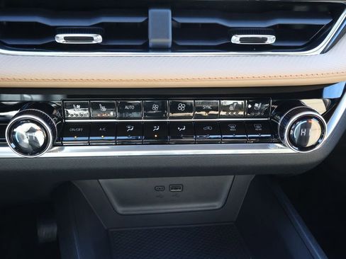 New 2026 Chevrolet Equinox ACTIV w/ Convenience Package III image 29