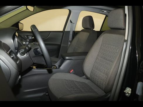 Used 2023 Chevrolet Equinox LT AWD/4WD image 16