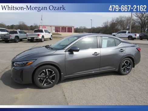 Used 2025 Nissan Sentra SV w/ Trunk Package image 4