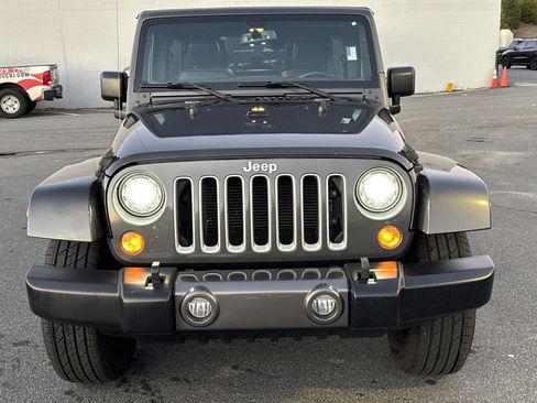 Used 2018 Jeep Wrangler Unlimited Sahara w/ Connectivity Group image 9