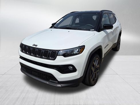 Used 2026 Jeep Compass Limited AWD/4WD image 3