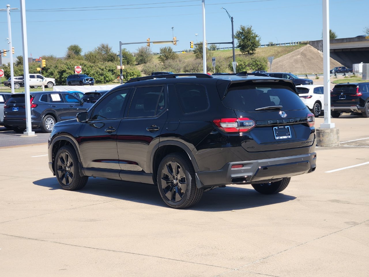New 2026 Honda Pilot Black Edition image 4