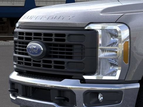 New 2026 Ford F350 XL w/ FX4 Off-Road Package AWD/4WD image 17