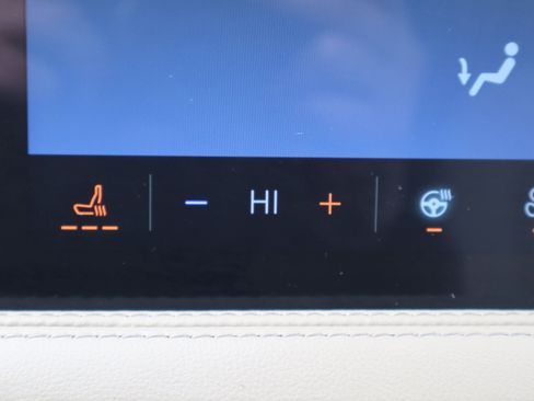 Used 2025 Lincoln Corsair Reserve w/ Equipment Group 202A image 23