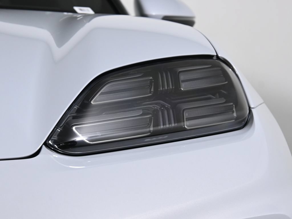 Used 2026 Porsche Macan 4 Electric AWD/4WD image 11