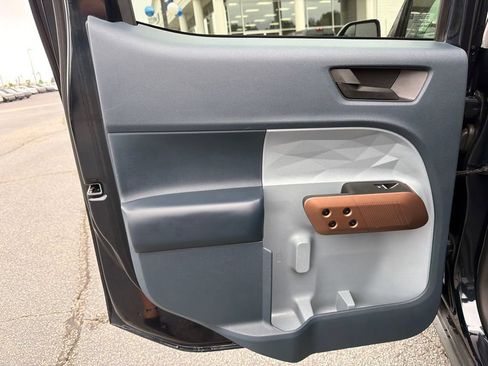 Used 2023 Ford Maverick Lariat FWD image 21