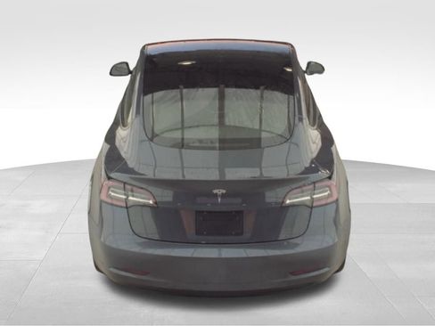 Used 2021 Tesla Model 3 Standard Range Plus image 4