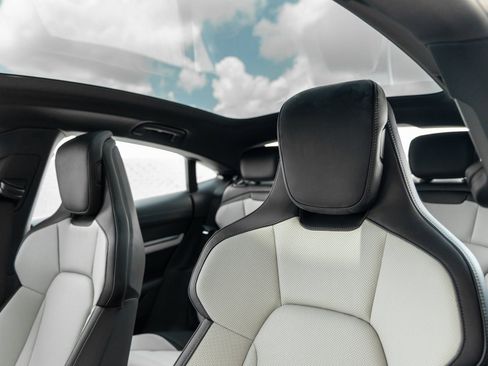 Certified 2025 Porsche Taycan image 22