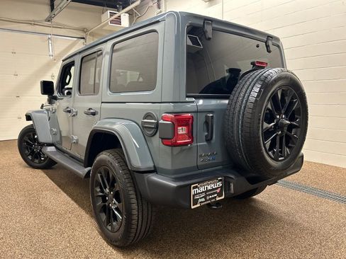 Used 2025 Jeep Wrangler Unlimited Sahara AWD/4WD image 9