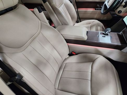 Used 2024 Land Rover Range Rover SE image 31