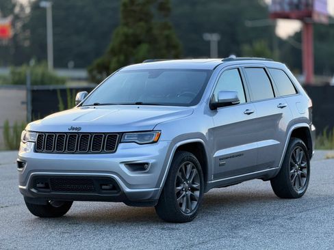 Used 2017 Jeep Grand Cherokee Limited 75th Anniversary AWD/4WD image 6