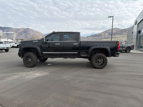 Used 2024 Chevrolet Silverado 3500 High Country w/ High Country Premium Package AWD/4WD image 2