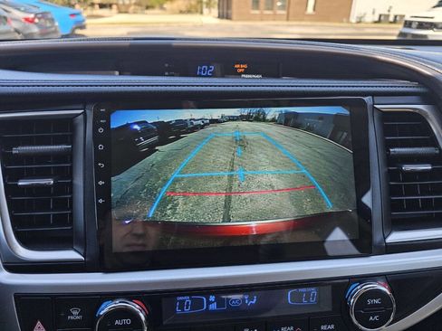 Used 2014 Toyota Highlander Plus FWD image 38