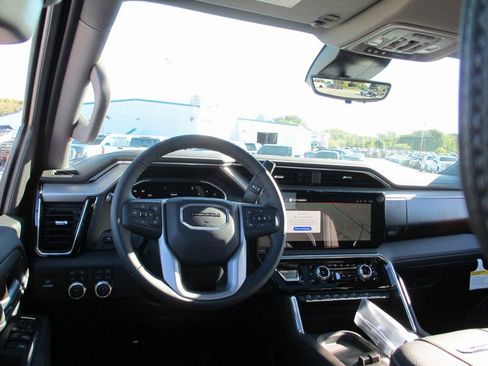 New 2026 GMC Sierra 3500 Denali w/ Denali Reserve Package image 13