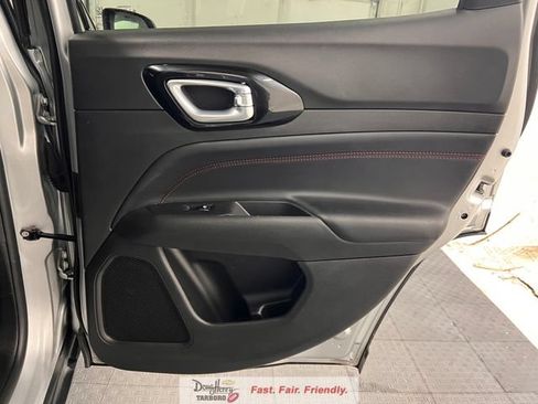 Used 2025 Jeep Compass Trailhawk AWD/4WD image 35
