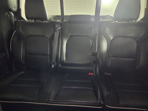 Used 2025 RAM 1500 Laramie AWD/4WD image 23