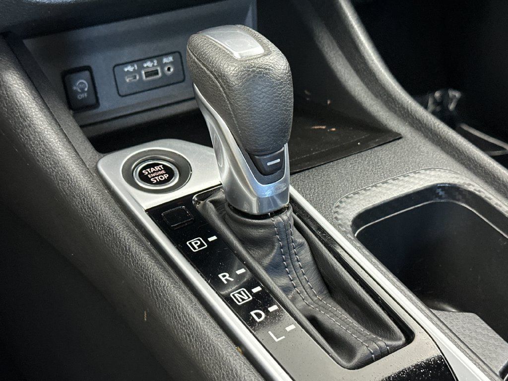 Used 2025 Nissan Sentra SV FWD image 19
