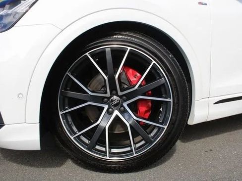 Used 2019 Audi Q8 Prestige w/ Luxury Package image 13