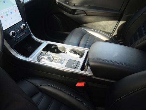 Used 2023 Ford Edge SEL w/ Convenience Package image 12